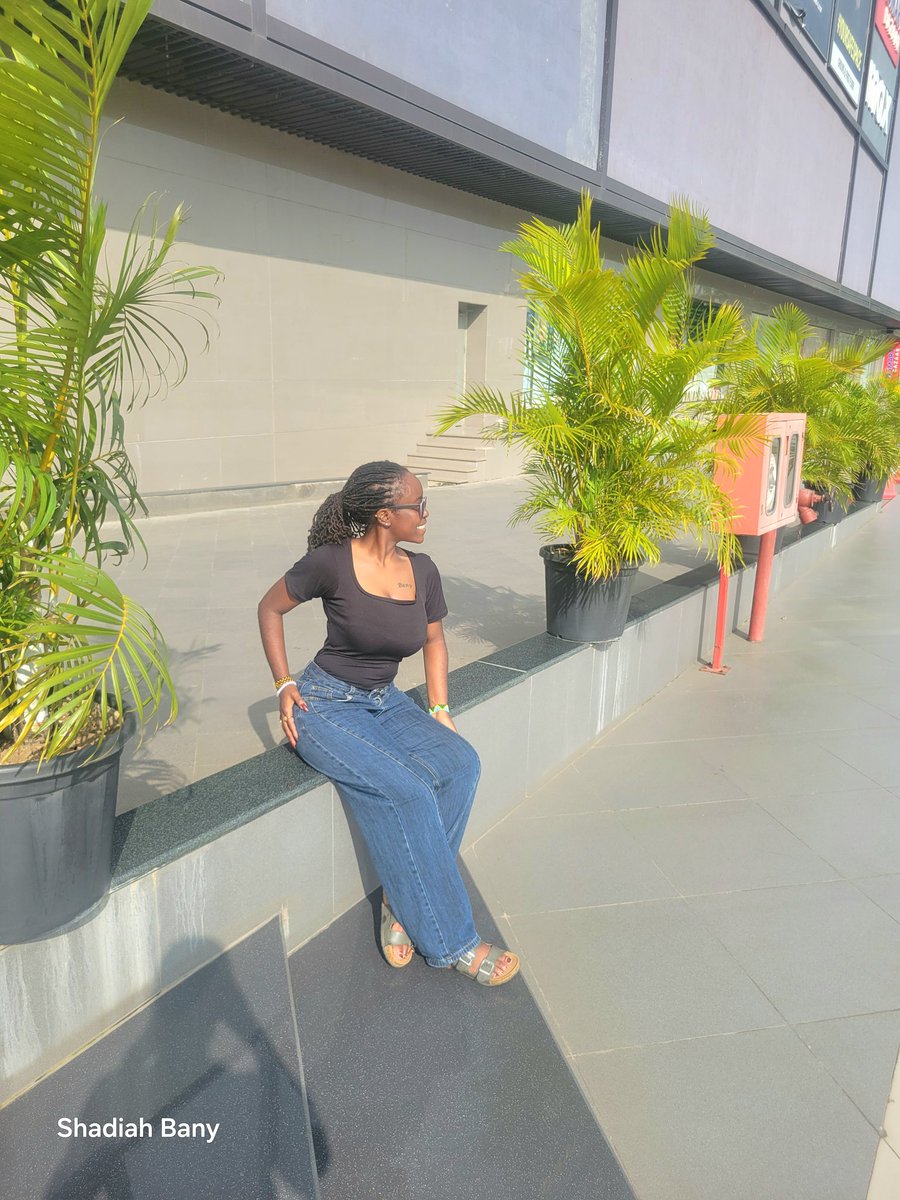 India is treating me so well.. 
<a href="/MariaMutagamba/">Marianne</a> <a href="/BakiriraShallon/">Bakirira Shallon</a> <a href="/rashtrapatibhvn/">President of India</a> <a href="/IndianStudents_/">Indian Students Union</a>