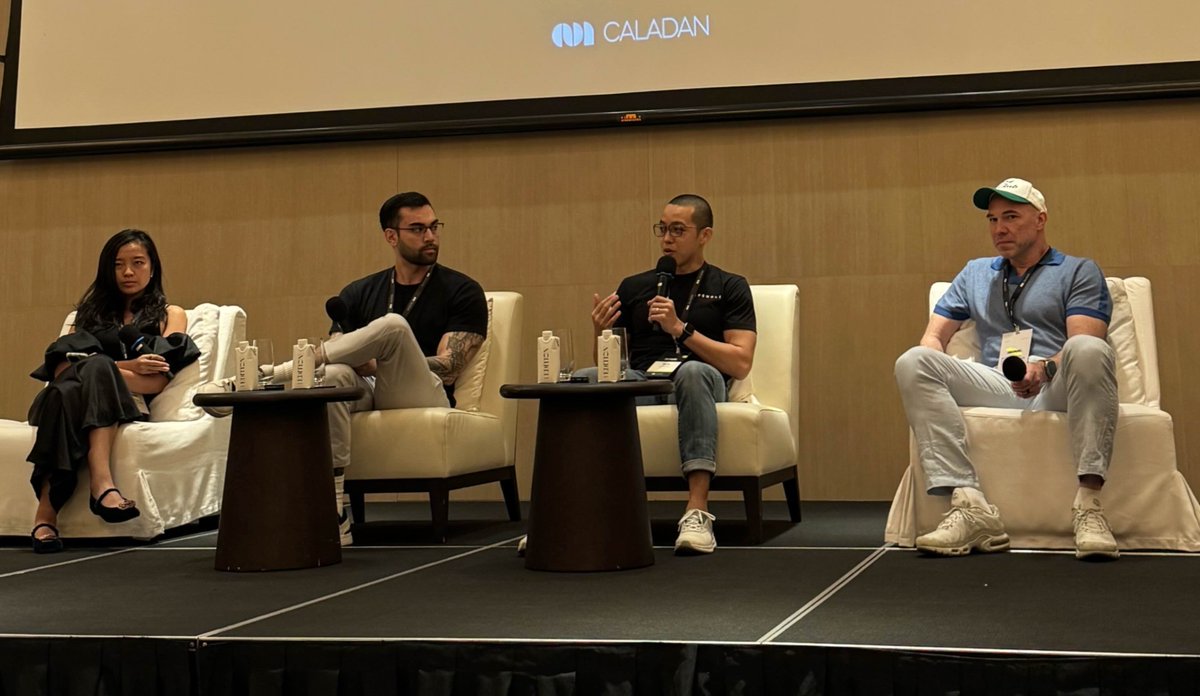 pendle_grandma's tweet image. Token 2049 时的 @tn_pendle 真的是帅爆了。
大脑会发光的那种 💡

梭哈 Pendle 
梭哈 Pendle
梭哈 Pendle