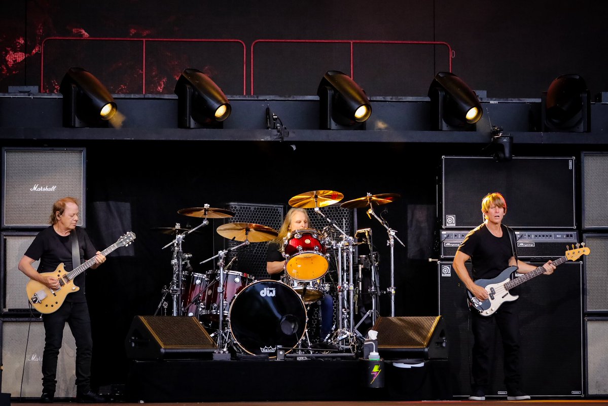 acdc's tweet image. #PowerUpTour 📷 @ChristieGoodwin