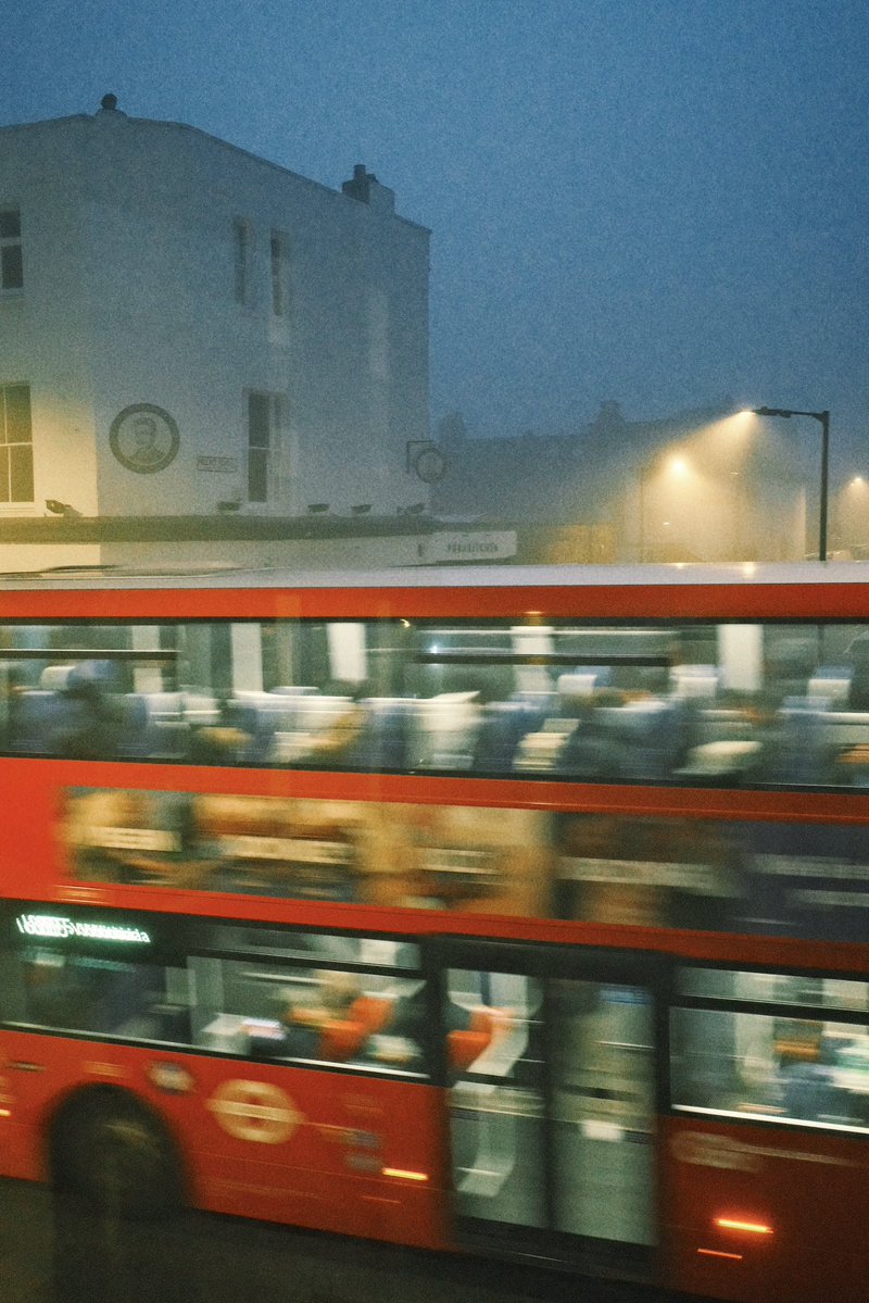enigmaticalcat's tweet image. 霧で霞む朝。#fog #streetphotography #London #fujifilm #fujifilm_xseries #x100vi
