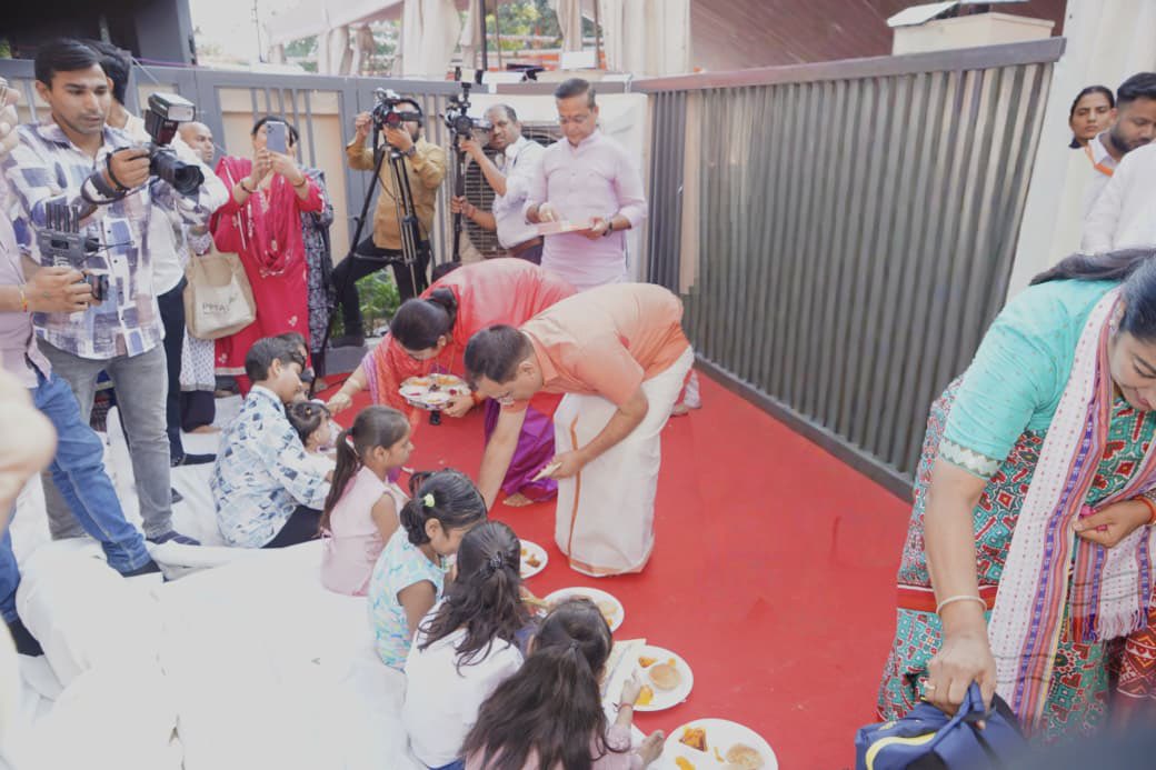 नव अध्याय का शुभारंभ!

नवनिर्मित भाजपा दिल्ली प्रदेश कार्यालय में सविधि पूजन-अर्चन, आदरणीय राष्ट्रीय संगठन महामंत्री श्री <a href="/blsanthosh/">B L Santhosh</a> जी की उपस्थिति में सम्पन्न हुआ।

इस अवसर पर दिल्ली की मुख्यमंत्री श्रीमती <a href="/gupta_rekha/">Rekha Gupta</a> जी, प्रदेश संगठन महामंत्री श्री 
<a href="/PavanRanaRSS/">Pavan Rana</a> जी तथा अन्य