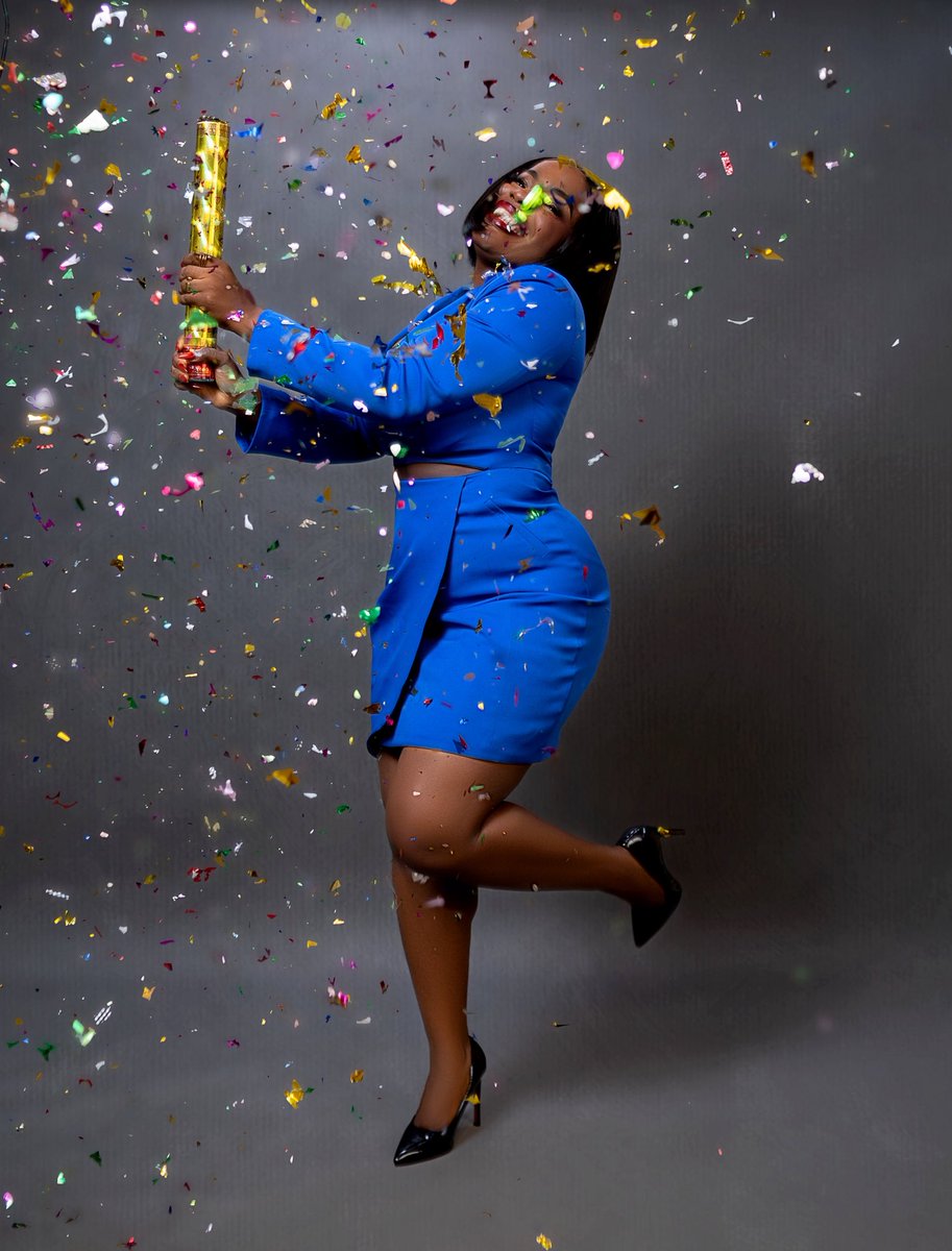 ellieogun's tweet photo. Happy birthday @madam_FK I will so troll you with this age! Love love love you!!❤️❤️ https://t.co/DpLB4M9ouz