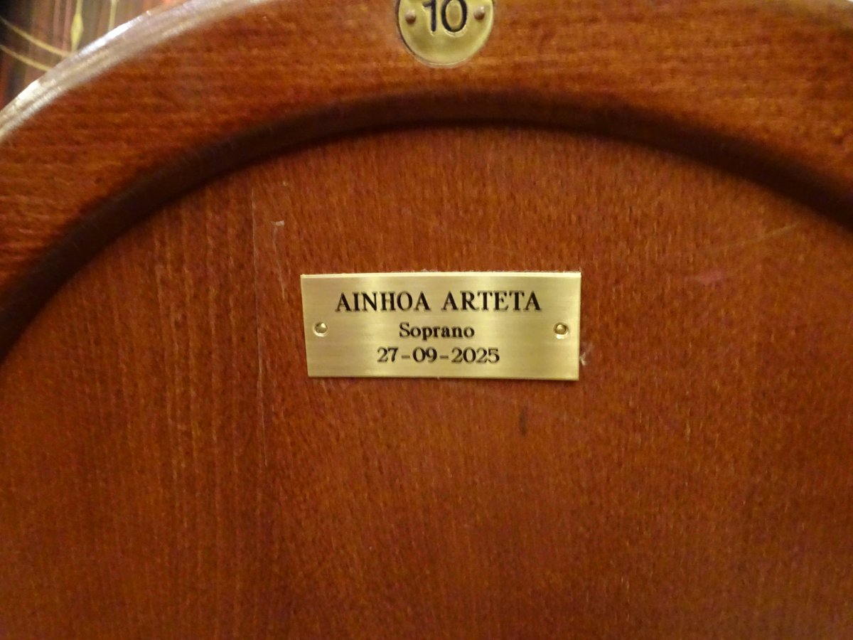 Feliz y honrada por pasar a formar parte de la historia de este extraordinario <a href="/TeatroChapi/">TEATRO CHAPI Villena</a> de Villena. Hasta pronto. Os llevo en mi alma. <a href="/villen/">villen</a>