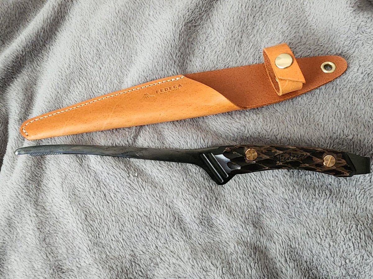 kuro_nukocamp's tweet image. FEDECAのレザーケースかっこいい！！✨
 #キャンプ好きな人と繋がりたい  #キャンプギア