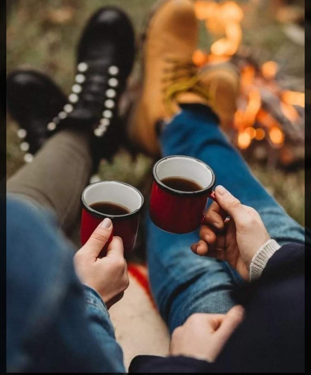 ● Mevlana der ki; 
Kimseyi ruhunla kucaklaşmaya zorlama.
Sevgi din gibidir, onda da zorlama yoktur...!