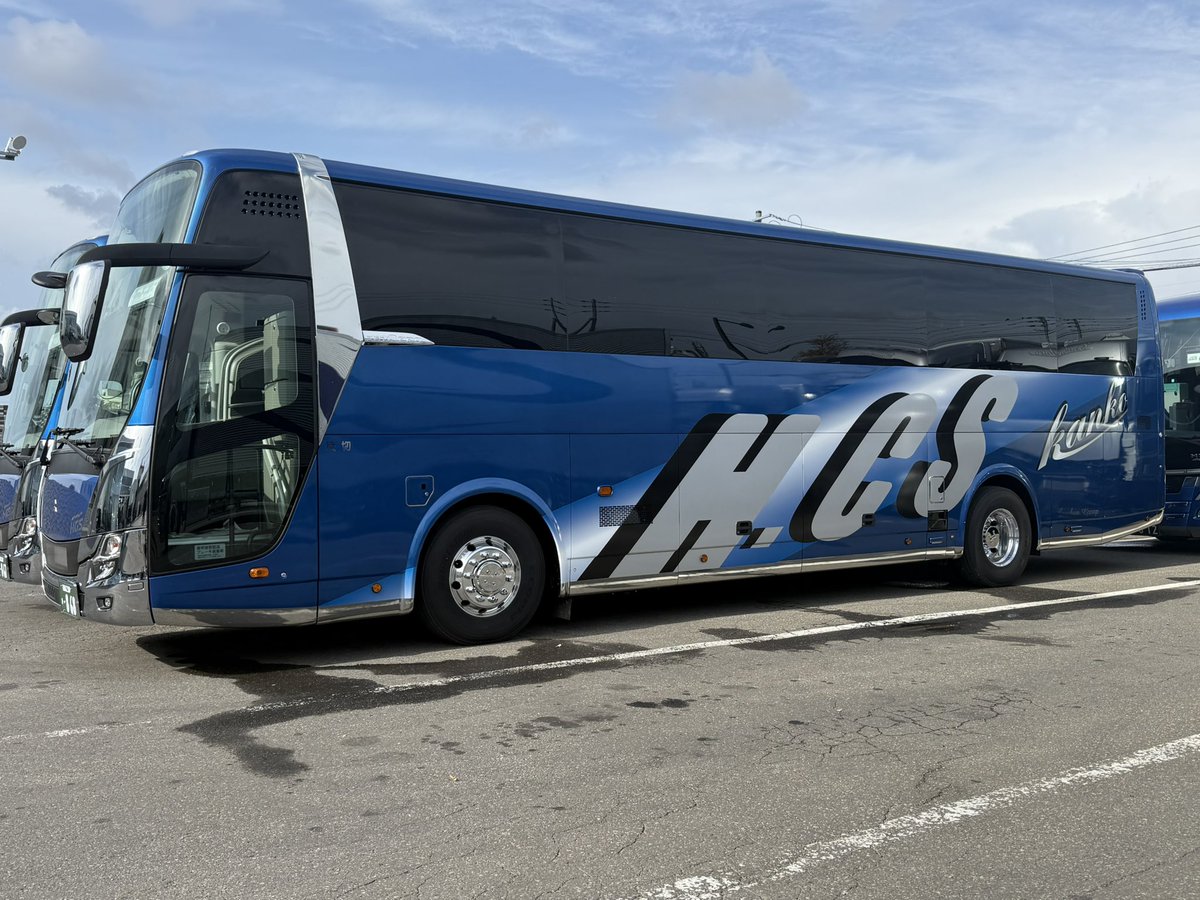 hcskanko's tweet photo. 本日、エアロクイーン2台が納車致しました。
車内はシックにモノトーンベースで
仕上げました笑
夜はまた違う雰囲気

皆様のご用命お待ちしております☆ https://t.co/nFIprQ1Roj