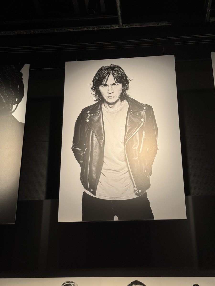約30年前のB'zのサインです。家宝にしてたのですが熱烈なファンの方に譲ります B'z / 春【B'z SHOWCASE 2007 -19- at Zepp Tokyo】〈SOUND ONLY