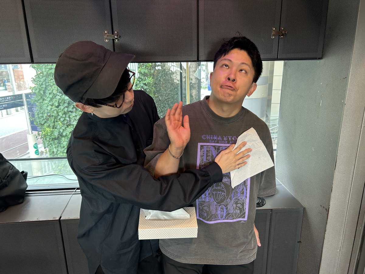 🗣&lt; #sumika のラジオ⚡︎

#スミマン 始まりました📻
まずは日付変わって 9月30日....

#片岡健太 ほやほや誕生日！
おめー🎂おめー🎂
番組は今年も片岡先輩グッズを注文しました🗓

amzn.asia/d/3qItzey

#sp813 #jwave