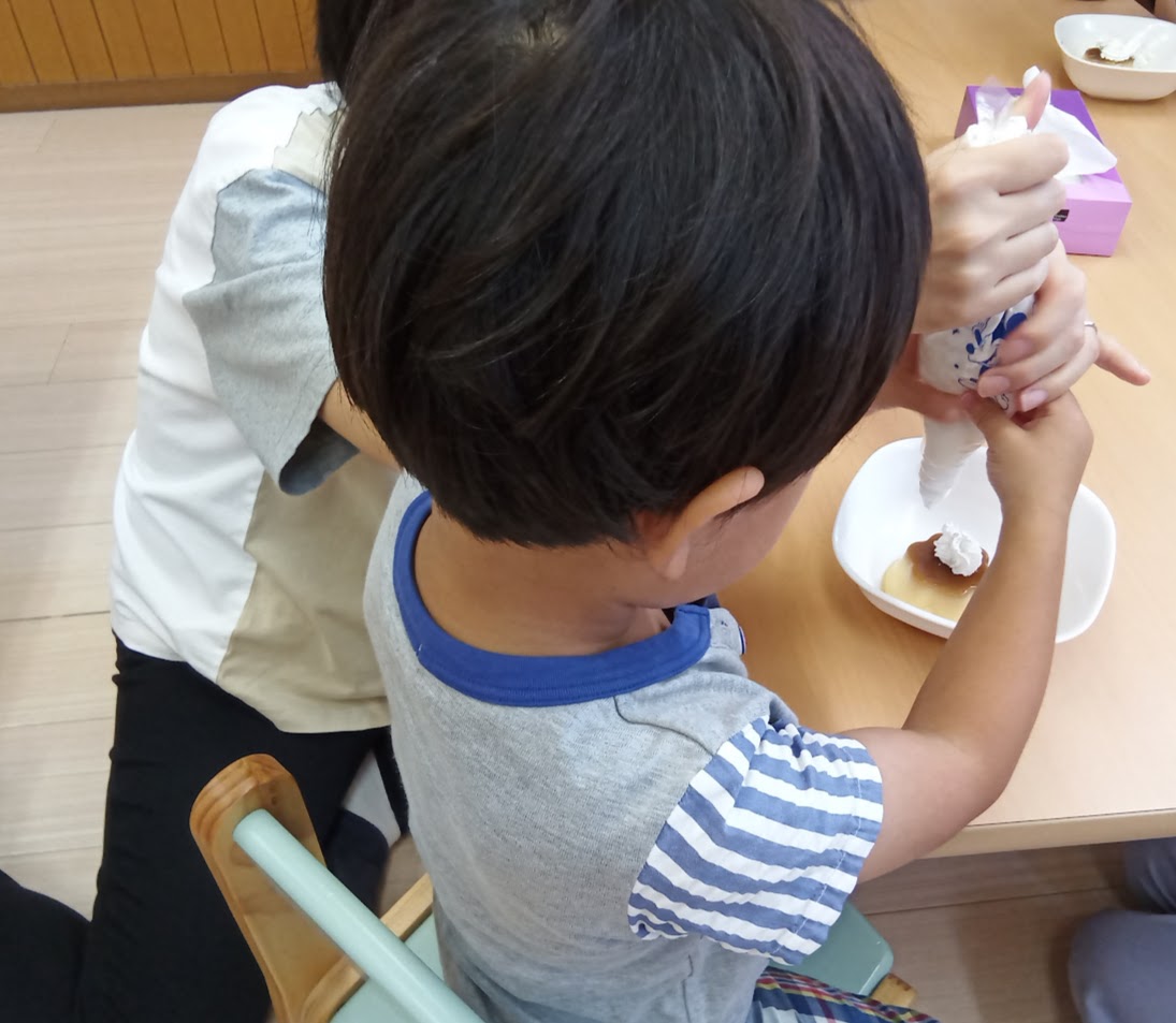 あるこ tweet media