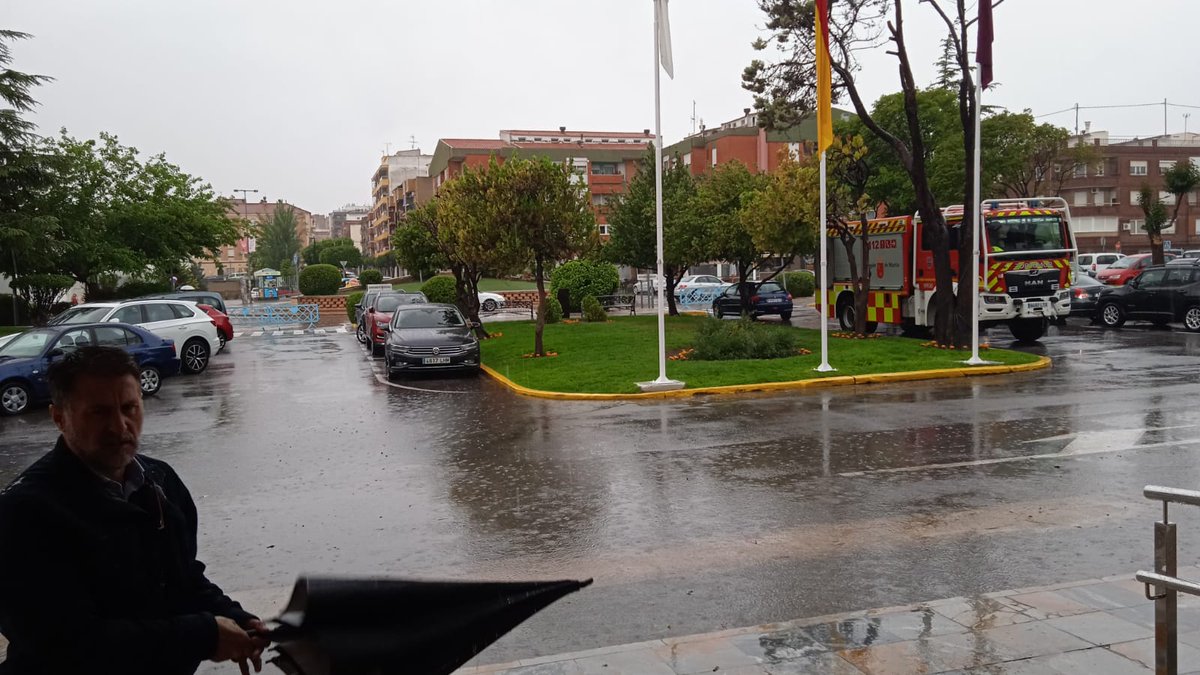 Lluvias intensas y alerta naranja en Yecla y el resto de la Región dlvr.it/TNLm9d #Destacada #aemet
