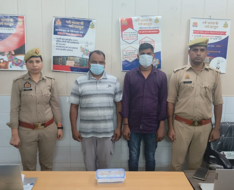bstvlive's tweet photo. बागपत

➡अश्लील वीडियो वायरल करने वाले 2 आरोपी अरेस्ट
➡पुलिस ने आरोपी जोगेंद्र, संजीव को किया गिरफ्तार
➡दोनों ने बच्ची का अश्लील वीडियो किया था वायरल
➡बागपत साइबर थाना पुलिस ने की गिरफ्तारी
#Baghpat #ObsceneVideoCase #CyberCrime #Jogendra #Sanjeev #BaghpatPolice | @baghpatpolice