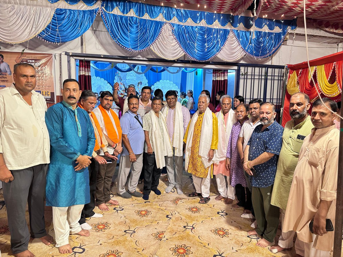 Gajainder Yadav #MEHRAULI (@gajainderydvbjp) on Twitter photo उद्घाटन संख्या – 72
आमरा सबाई पूजा कमिटी द्वारा SDM स्कूल महरौली में आयोजित सर्वजनिन दुर्गा पूजा महोत्सव का विधिवत उद्घाटन करने का सौभाग्य प्राप्त हुआ।
इस अवसर पर मेरे साथ निवर्तमान निगम पार्षद महरौली श्रीमती <a href="/aarti_singhbjp/">Aarti Tripathi Singh</a> जी, महरौली वार्ड-2 आरडब्ल्यूए अध्यक्ष श्री हेमराज उद्घाटन संख्या – 72
आमरा सबाई पूजा कमिटी द्वारा SDM स्कूल महरौली में आयोजित सर्वजनिन दुर्गा पूजा महोत्सव का विधिवत उद्घाटन करने का सौभाग्य प्राप्त हुआ।
इस अवसर पर मेरे साथ निवर्तमान निगम पार्षद महरौली श्रीमती <a href="/aarti_singhbjp/">Aarti Tripathi Singh</a> जी, महरौली वार्ड-2 आरडब्ल्यूए अध्यक्ष श्री हेमराज