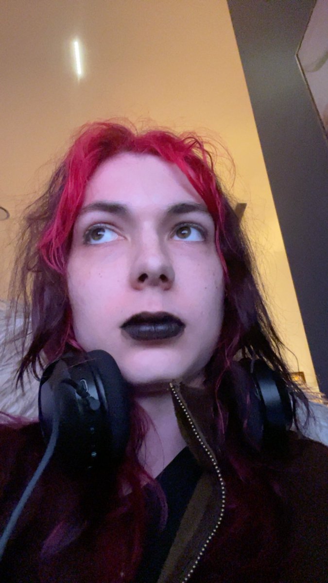 BluePixel94's tweet image. Local transgender tries lipstick, more at 4