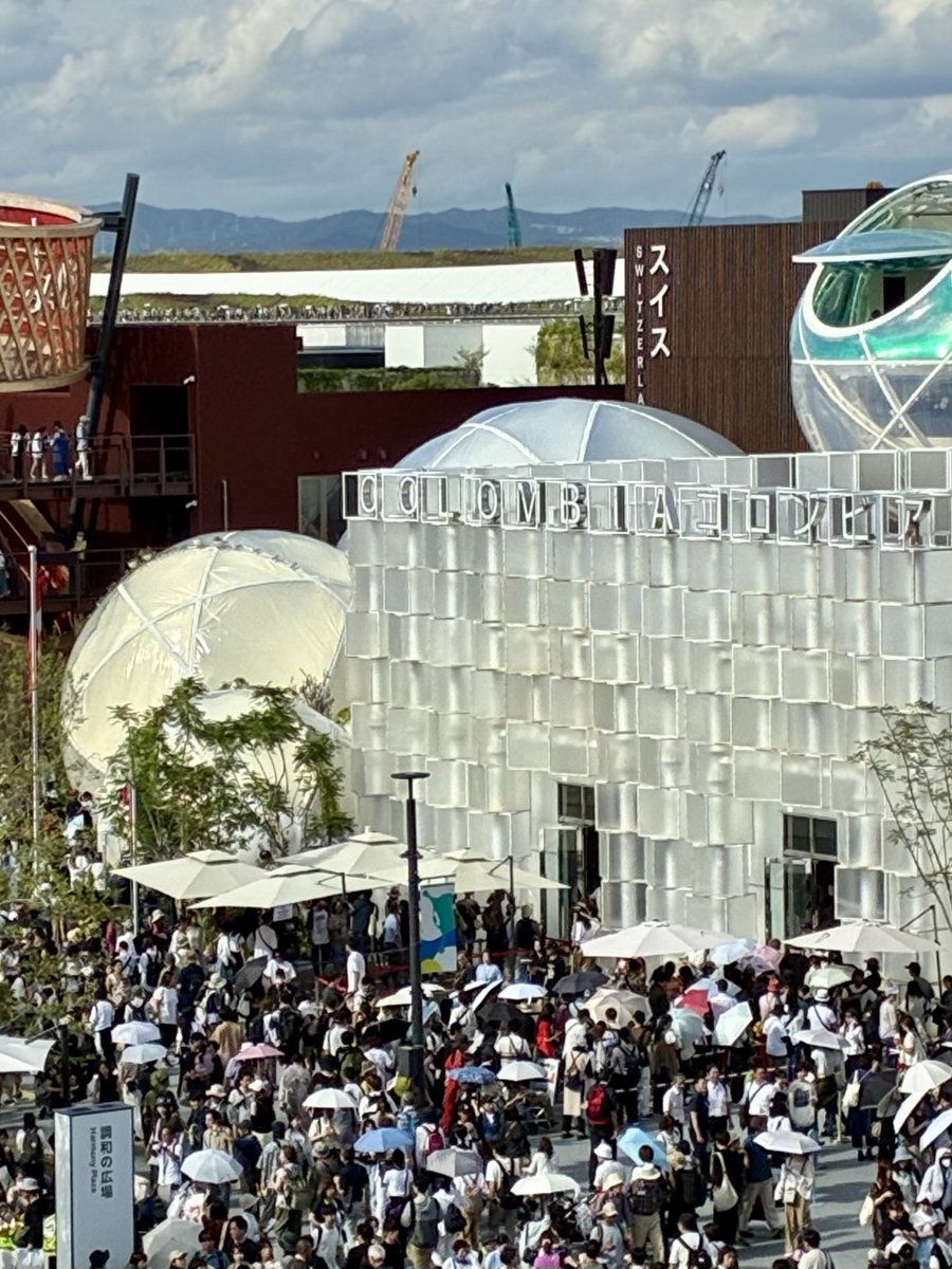 Interesting to see how many visitors got to see the Colombian pavilion at the Osaka Expo. Crowds everywhere today. #Japan #Architecture