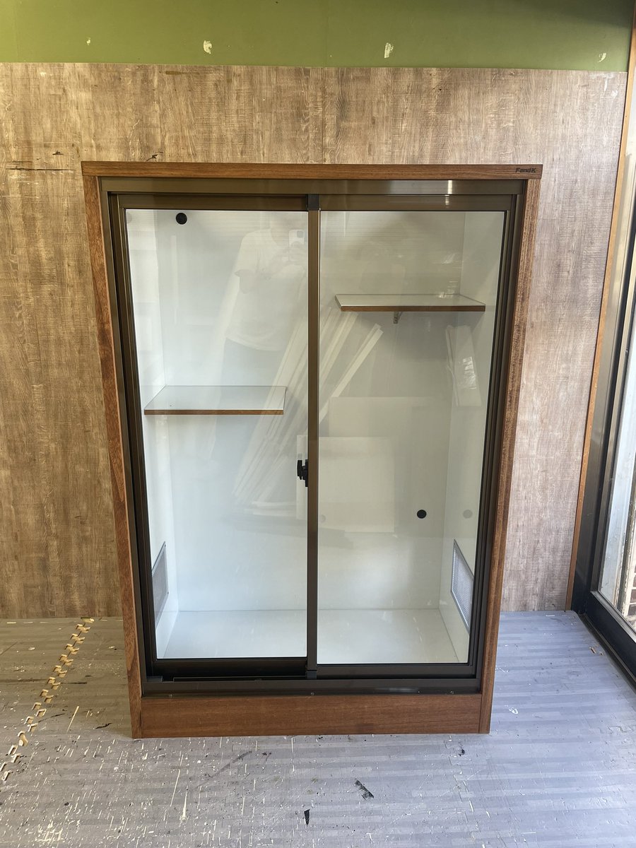 ＦandＫ爬虫類木製ケージ　イグアナケージ FandK爬虫類木製ケージ イグアナケージ - メルカリ