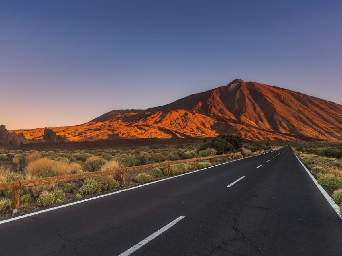 Hoy se firma ...la sentencia de muerte para que los tinerfeños podamos ir a nuestro lugar más sagrado el padre #Teide ,todo gracias a los cachanchanes de <a href="/coalicion/">Coalición Canaria</a> y <a href="/psoecabildotf/">PSOE Cabildo Tenerife</a> .