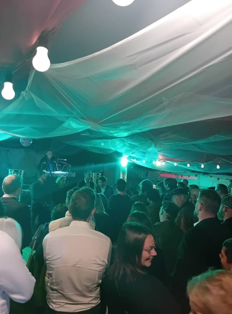 Très belle rentrée de la fédération de la Moselle à #Uckange.
Plus de 250 personnes présentes pour échanger les élections municipales de 2026.
Merci à nos députés <a href="/ljacobelli/">Laurent Jacobelli</a>  <a href="/AlexandreLoubet/">Alexandre Loubet</a>  <a href="/PascalJenft/">Pascal JENFT</a> et notre maire de #Hayange <a href="/FabienEngelmann/">Fabien Engelmann</a> pour leur présence.
#moselle