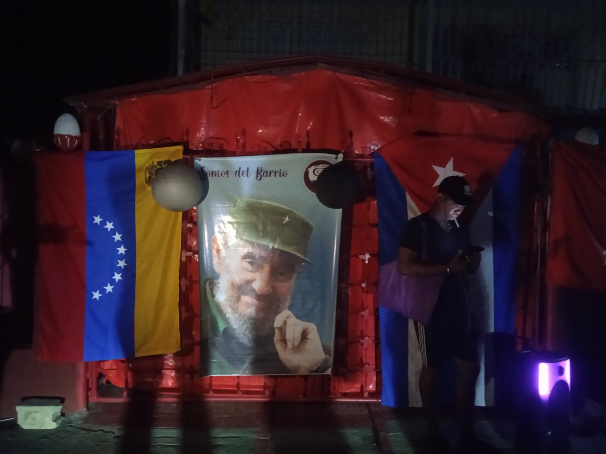 YaraLorenz43149's tweet photo. Los Cederitas Sanluiseños desde las comunidades celebrarón con alegría el 65 aniversario de los Comité de la Defensa de la Revolución,la #FMC les desea las felicitaciones
#CDR65
#TodosSomosCederistas
#fmcsanluis
#MujeresEnRevolución
#UnidosPorCuba https://t.co/3eFRGpxLD9