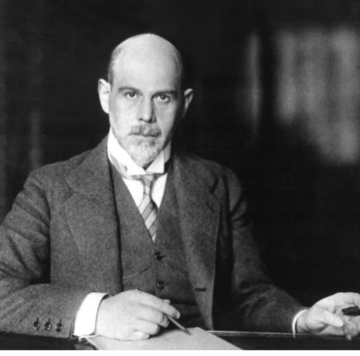 „In Deutschland wählte der Patriotismus die aggressive Form. Die Liebe zum Heimischen kleidete sich in den Hass gegen Fremdes.“

Guten Morgen mit Walther Rathenau, geb. 29. September 1867 und ermordet von rechtsradikalen Verschwörern