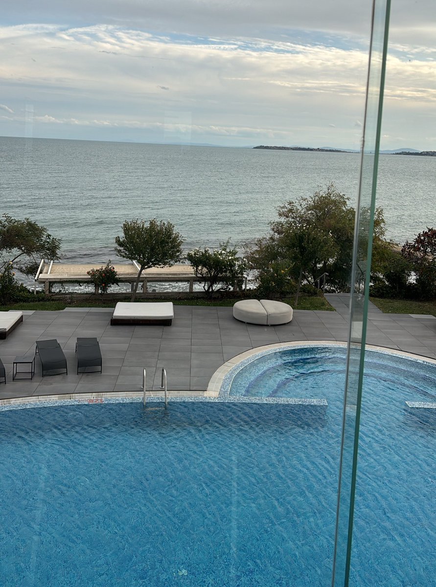 flex_web3's tweet image. Gm familia say it back 

Views from the treadmill today 😮‍💨🔥

Would you workout here? 🏃‍♂️💨