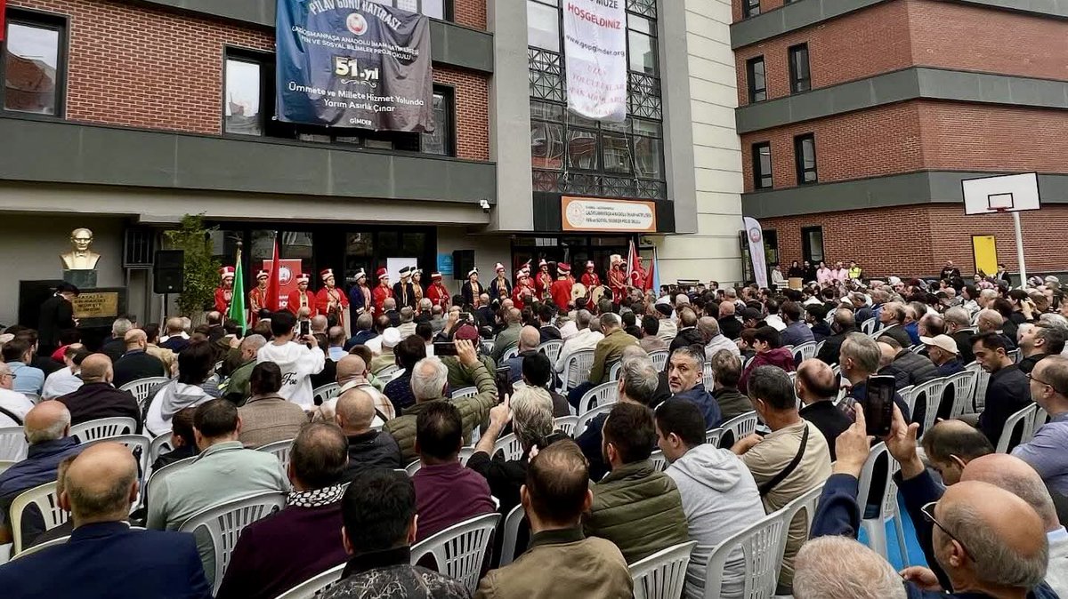 Gaziosmanpaşa Anadolu İmam Hatip Lisemiz 51 yıllık köklü geçmişini kutlamak için "Geleneksel Pilav Günü'nde" mezunlarını ve mensuplarını bir araya getirdi. Gaziosmanpaşa İmam Hatip Lisesi Mezunları Derneği'nin (GİMDER) düzenlemiş olduğu geleneksel pilav günü etkinliğine önceki