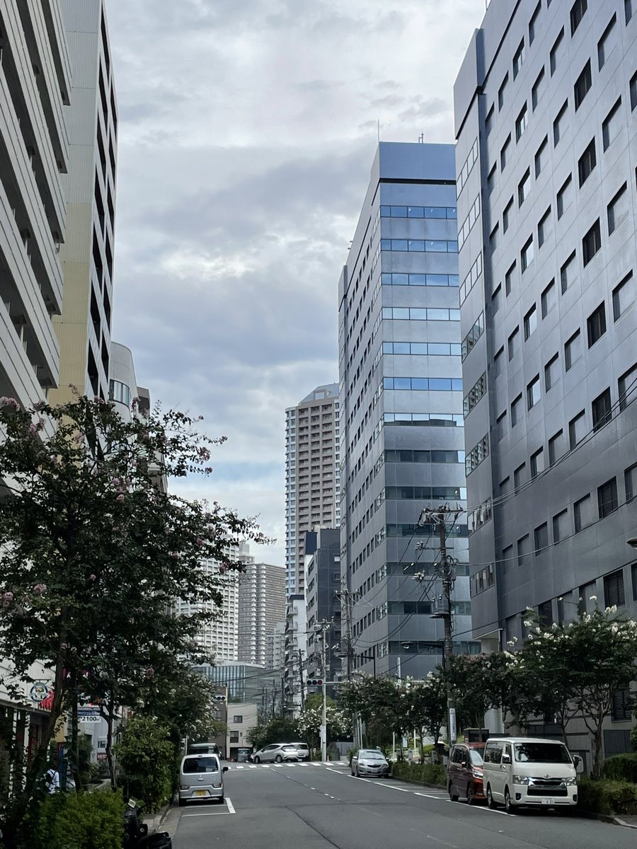 A55ynTCmCa55861's tweet image. 中央区茅場町　
15時の気温31度💦　曇り🌥️
まだまだ暑いですね！

頑張った自分におやつ買って〜🍨
ブレイクタイム☺️💕

#不動産　#月末