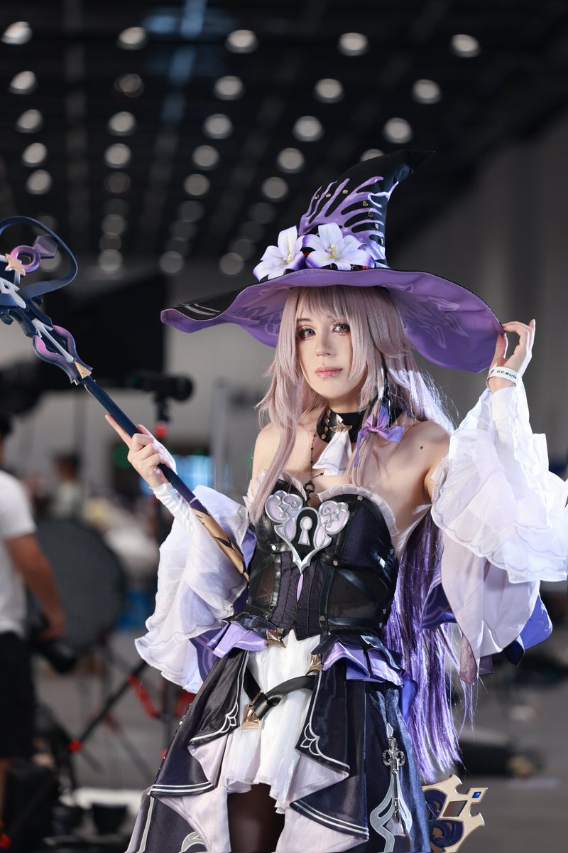 chenchen232's tweet image. 大黑塔场照，（次元依这破裙摆）#cosplay #男娘 #女装 #男娘cos