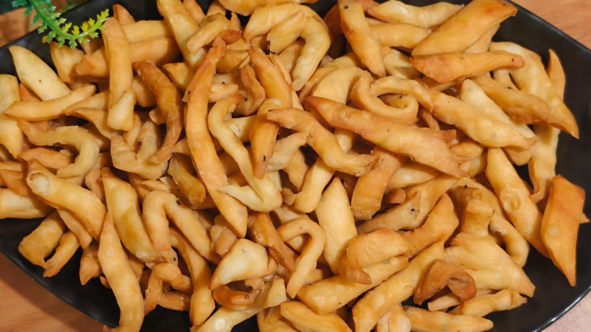 NeeluFlavourFix's tweet photo. Namak Para Recipe https://t.co/KrklSR2XrC https://t.co/sCfq9hqhgT