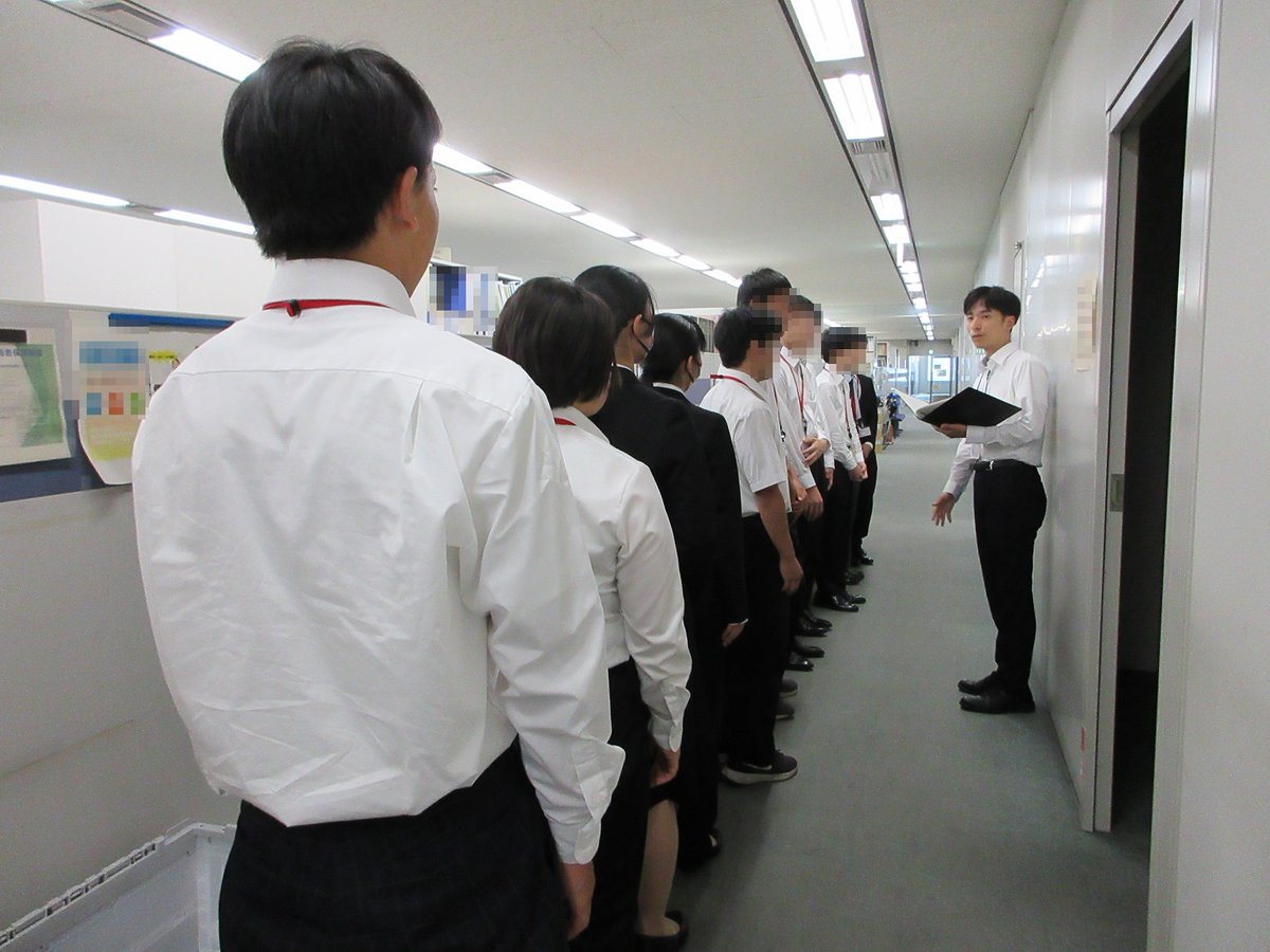 mod_kitakanDB's tweet image. #防衛省 #北関東防衛局 #採用 担当です！
先日、当局で #一般職 （ #高卒 、 #社会人 （係員級））受験者を対象とした座談会等を開催しました！
参加者の方には、業務説明や職場見学及び若手職員との懇談を通し、防衛局で働くイメージを肌で感じていただきました！官庁訪問でもお待ちしております！