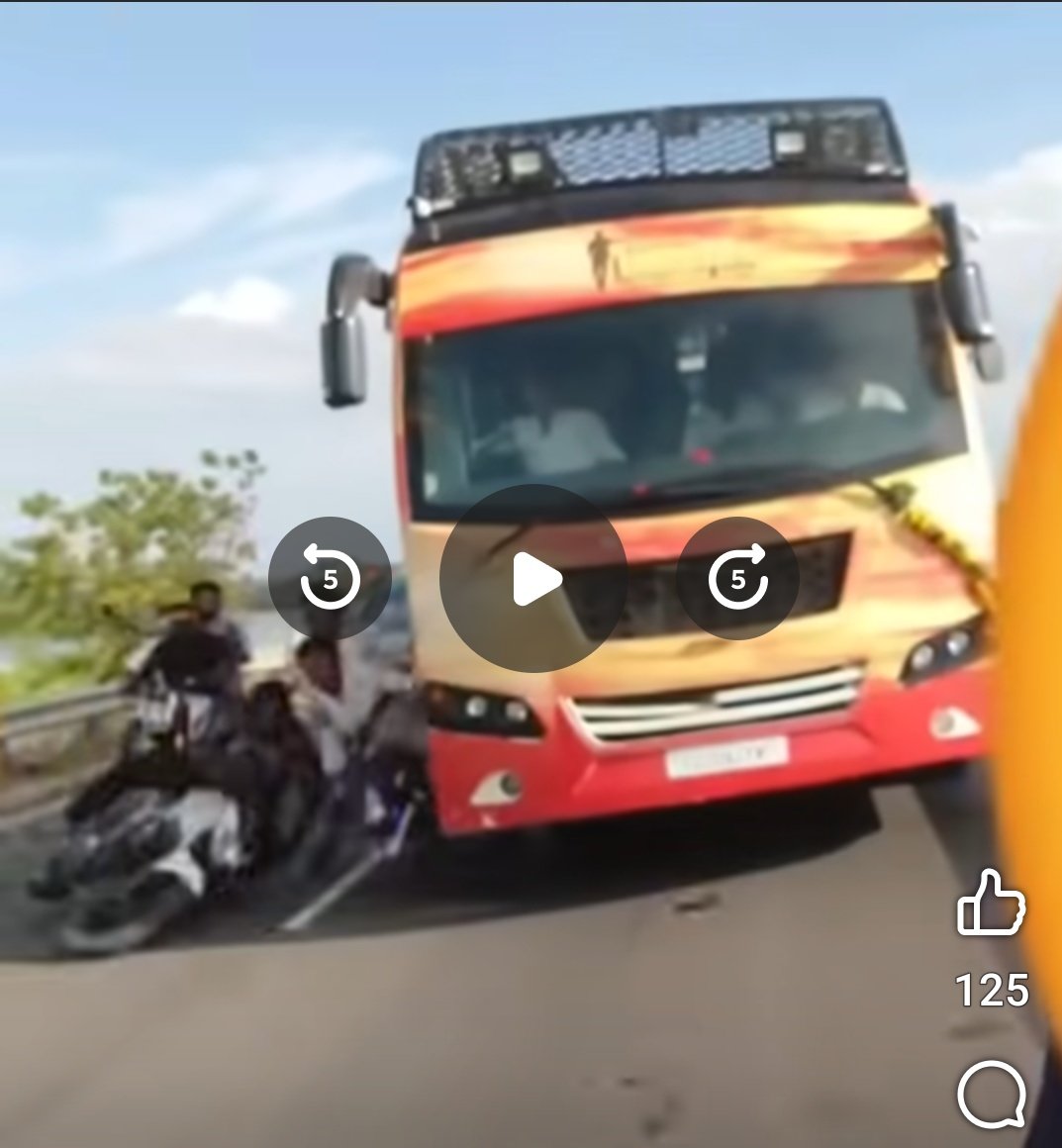 maruthurst's tweet image. அந்த கட்சியின் தலைமை முதல் பொறுப்பாளர், தொண்டர் வரை பல பேருக்கு மனிதாபிமானம் சுத்தமாக இல்லை போலும். அரசின் மீது பழி போடுவதும் இனி மேலேதும் நடந்தால் தங்கள் மீது பழி வராது என்பதற்காகத்தான். A1 மகாமக கொலை,துரோகம் பழனி தூத்துக்குடி கொலை போல் அணில் கரூர்.
#JusticeForKarurVictims