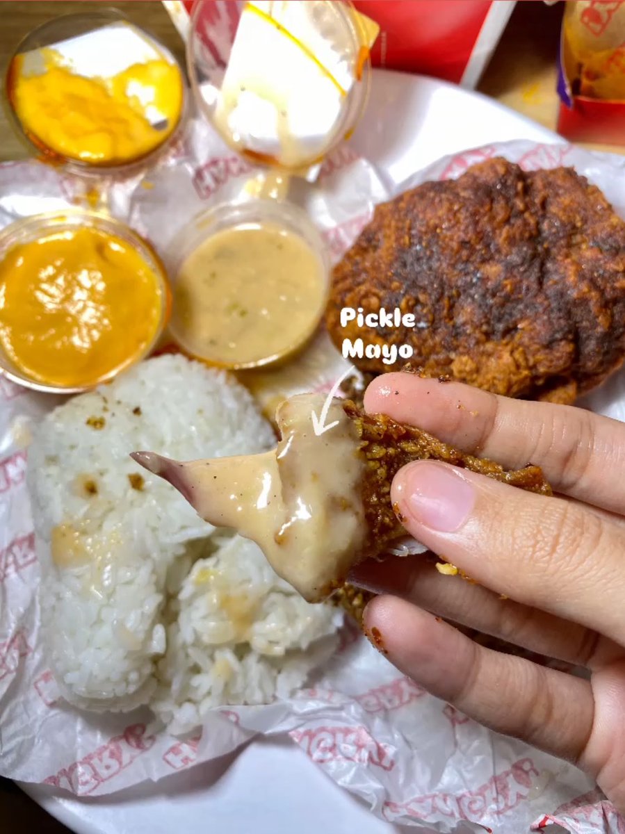 memasuki hari senin biar semangatnya masih menyalaa🔥 sampe sore buat mam siangnya cuss pesen ayamnya Hot Side Story by Hangry deh🍗🌶️

soalnya menunya tuh unik-unik! paling suka ayam malanya yang pedesnya bikin merem-melek🥵