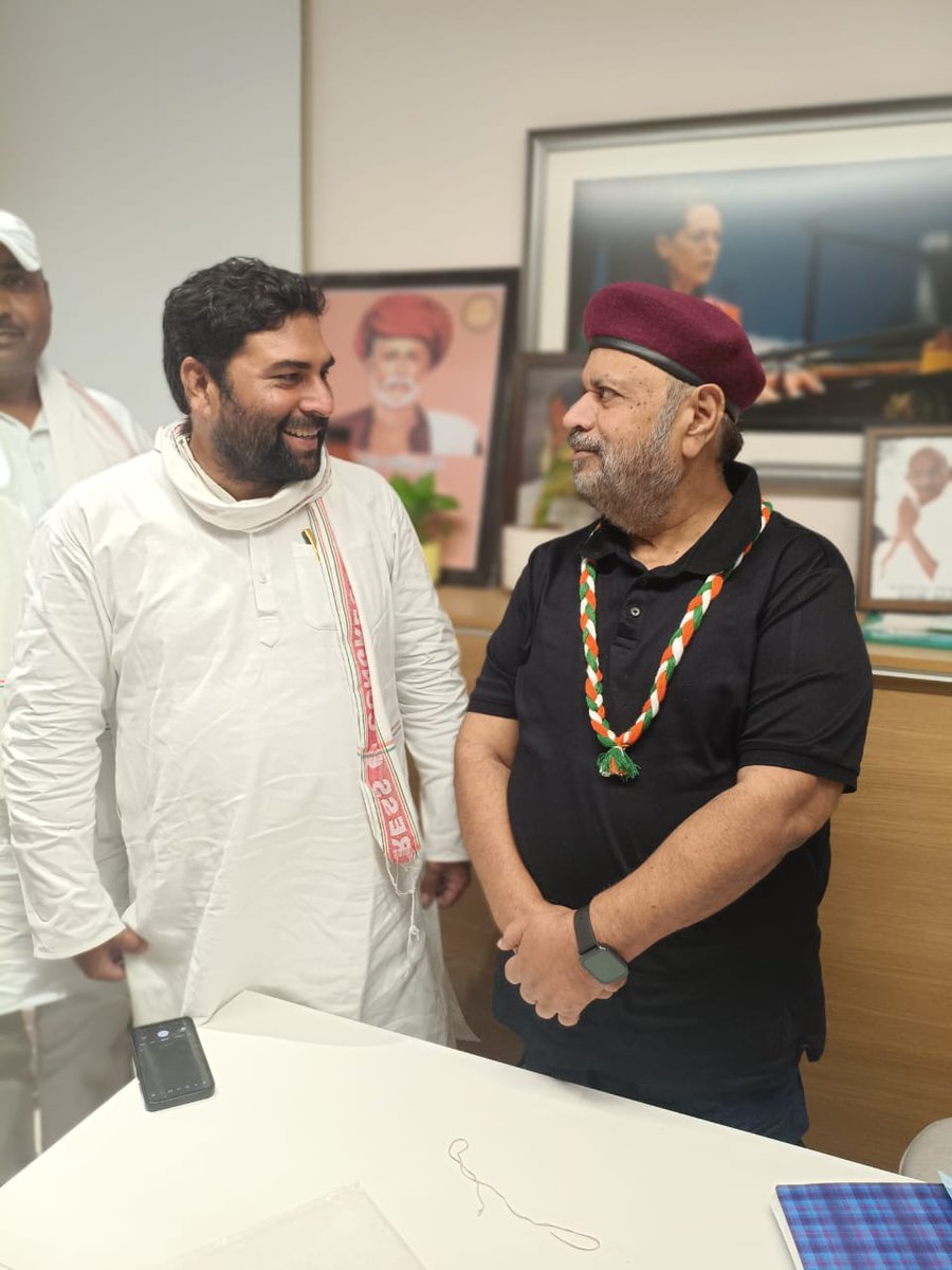 Manoj Yadav (@manojyadavinc_) on Twitter photo सामाजिक न्याय के लड़ाका, बहुजनों के हक़ का पताका लेकर, सबिधान और लोकतंत्र बचाने के लिए देश भर मे सम्मेलनो के माध्यम से भागीदारी न्याय की आवाज़ को धार देने वाले पिछड़ा वर्ग विभाग अखिल भारतीय कांग्रेस कमेटी के राष्ट्रीय अध्यक्षमिशन मैन <a href="/DrJaihind/">Dr Anil 'JaiHind' 🇮🇳</a> जी को जन्मदिन की ढेरों बधाइयाँ... सामाजिक न्याय के लड़ाका, बहुजनों के हक़ का पताका लेकर, सबिधान और लोकतंत्र बचाने के लिए देश भर मे सम्मेलनो के माध्यम से भागीदारी न्याय की आवाज़ को धार देने वाले पिछड़ा वर्ग विभाग अखिल भारतीय कांग्रेस कमेटी के राष्ट्रीय अध्यक्षमिशन मैन <a href="/DrJaihind/">Dr Anil 'JaiHind' 🇮🇳</a> जी को जन्मदिन की ढेरों बधाइयाँ...