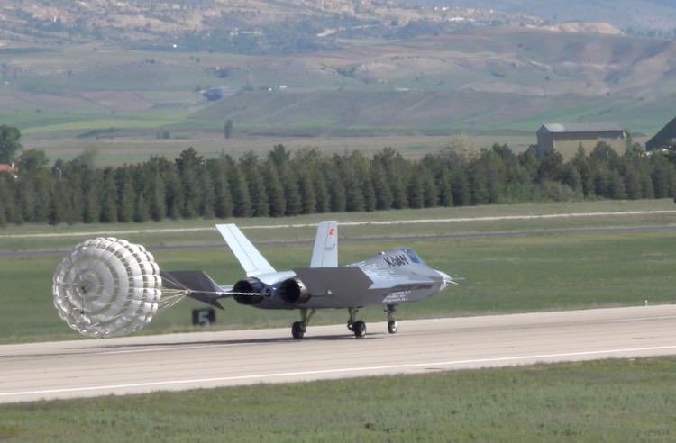 Endonezya’ya ihraç edilmesi planlanan 48 adet beşinci nesil KAAN savaş uçağı, ABD menşeli motorlarla değil, milli motorlarımızla güçlendiriliyor.