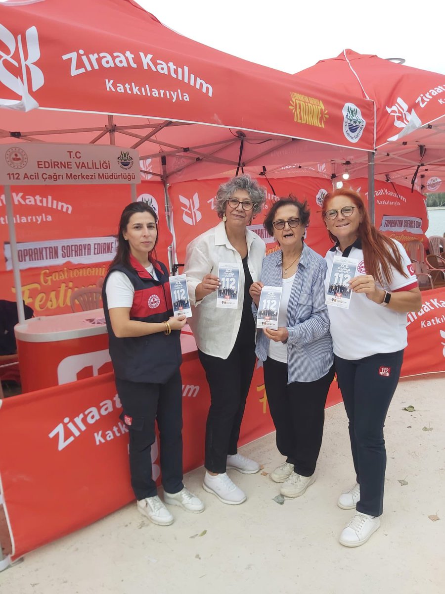 “Topraktan Sofraya Edirne Gastronomi Festivali”nde 112 Acil Çağrı Numarasının bilinirliğinin arttırılması için tanıtım faaliyetinde bulunduk.<a href="/TC_icisleri/">T.C. İçişleri Bakanlığı</a> <a href="/edirne_valiligi/">Edirne Valiliği</a> <a href="/112teknumara/">112 Acil Çağrı Merkezleri</a>