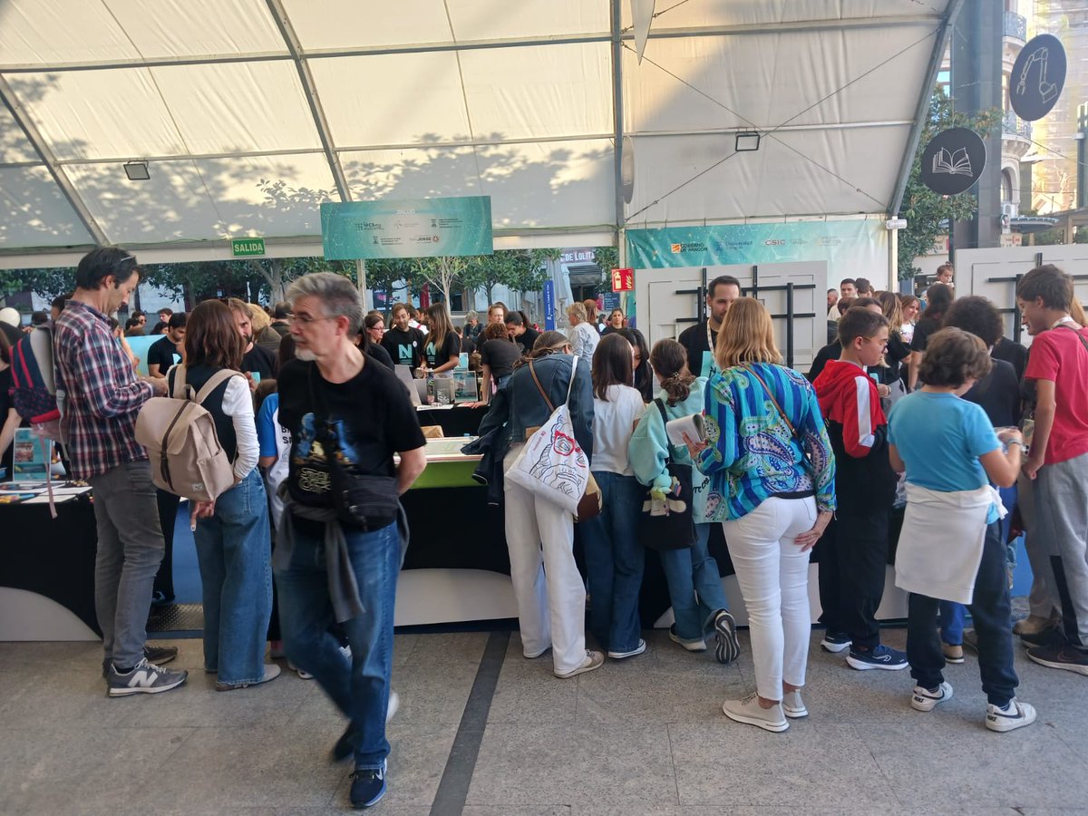 bifi_unizar's tweet image. ¡Éxito en la #NocheEuropeaInvestigadores2025!
Entregamos decenas de pasaportes CientiBIFIcos 😀

En #Aragón tenemos #Ciencia y #Talento asegurado

#LaCienciaContraataca
#EquipoBIFI
#Biotecnologia
#Biofísica
#Supercomputación
#InteligenciaArtificial
