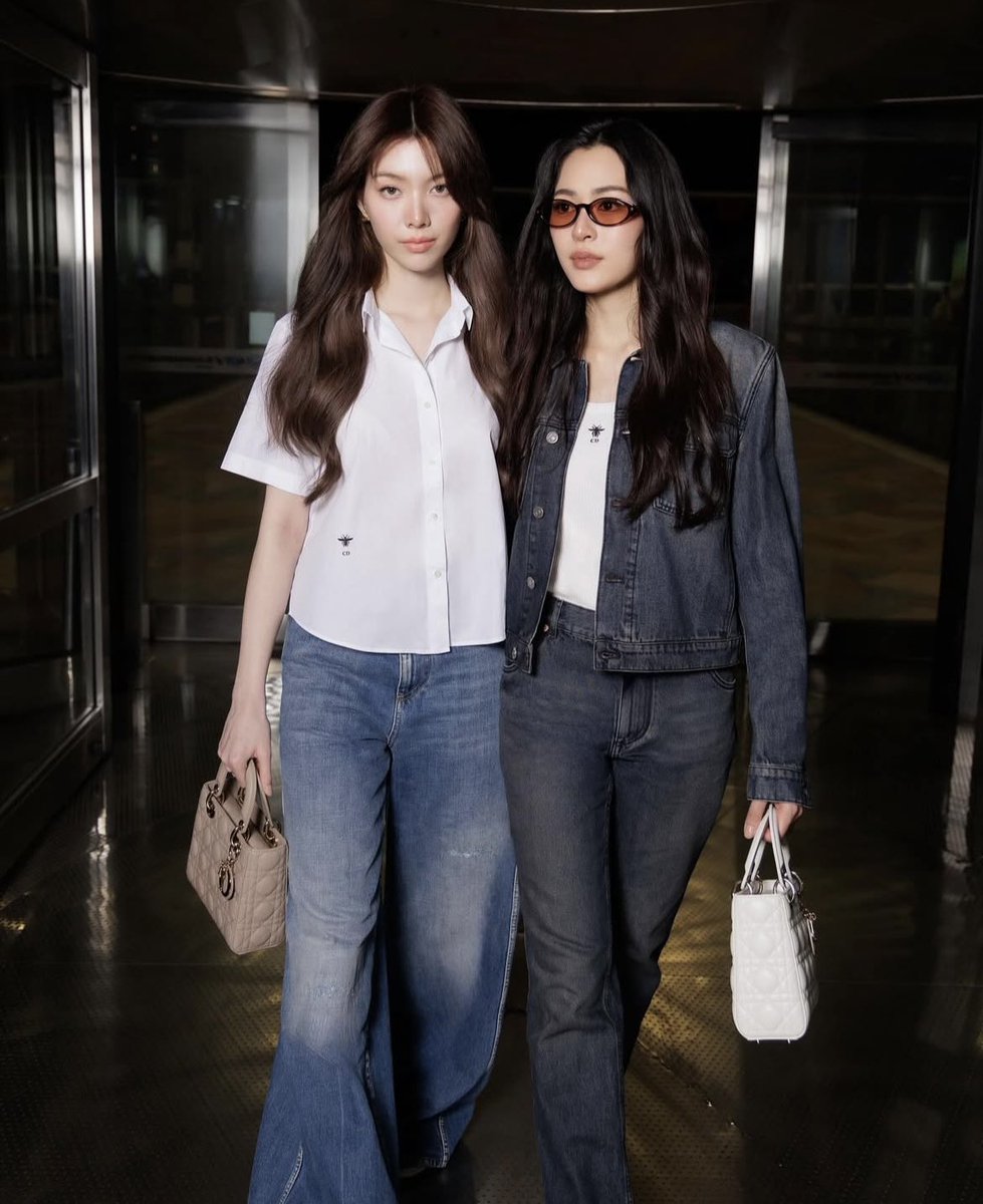 Sanvers4ever's tweet image. they look soo good OMG 😭

LINGORM FLY TO DIORSS26 
#LingOrmDiorAirportLook #DiorSS26 #Dior #PFW #LingOrm 
@linglingsirilak @ormmormm
