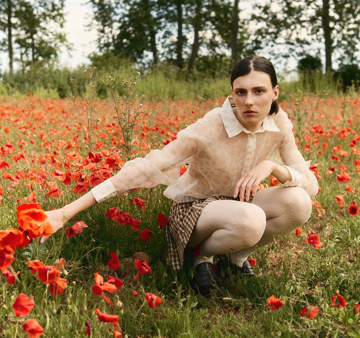 Dirección creativa de Carlos Baños, alumno del Máster ESDI X VEIN en Estilismo, Imagen y Comunicación de Moda. <a href="/ESDi_Barcelona/">ESDI ESCOLA SUPERIOR DE DISSENY</a> vein.es/reborn/