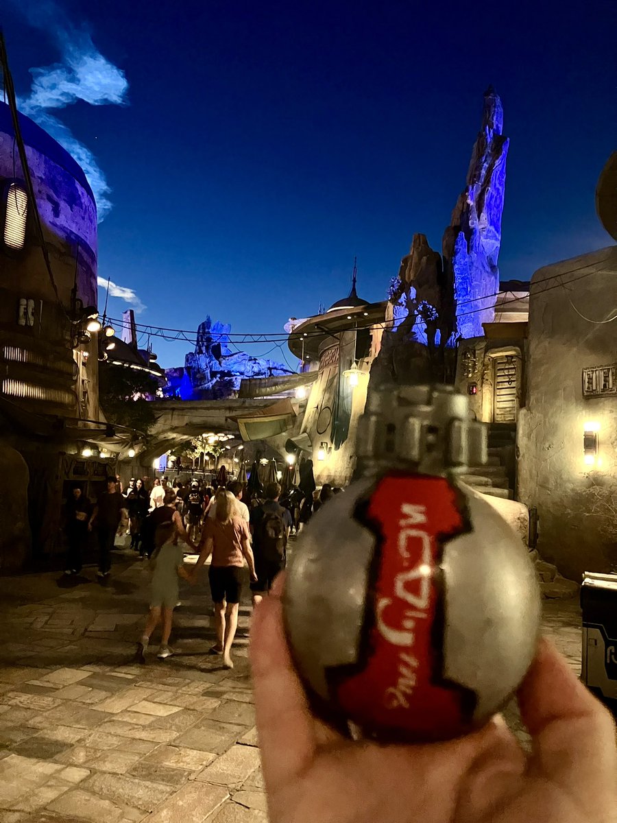 Disneyland Resort in California has me tapping my toe’s to the parades and wanting to buy Disney clothing - what’s happened to me?

Theme park perfection ❤️

Disney California Adventure may be my new favourite park based on the vibes alone