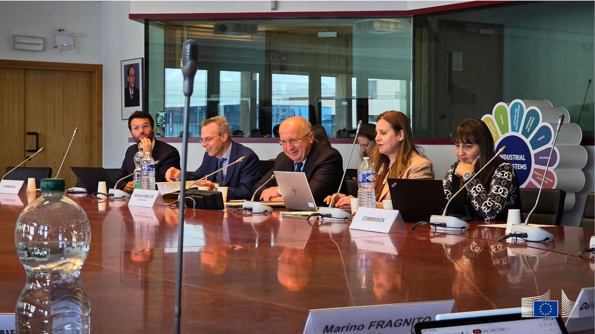 HyImpulseTech's tweet image. Last week, our CEO joined the first Access to Space Roundtable with Commissioner @KubiliusA 
Key topic: #ResponsiveAccess to space.

#HyImpulse’s LOX-paraffin hybrid tech is built for this, enabling Europe to act fast in space for science, commerce &amp;amp; #EUDefence.