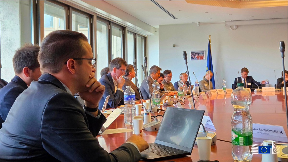 HyImpulseTech's tweet image. Last week, our CEO joined the first Access to Space Roundtable with Commissioner @KubiliusA 
Key topic: #ResponsiveAccess to space.

#HyImpulse’s LOX-paraffin hybrid tech is built for this, enabling Europe to act fast in space for science, commerce &amp;amp; #EUDefence.