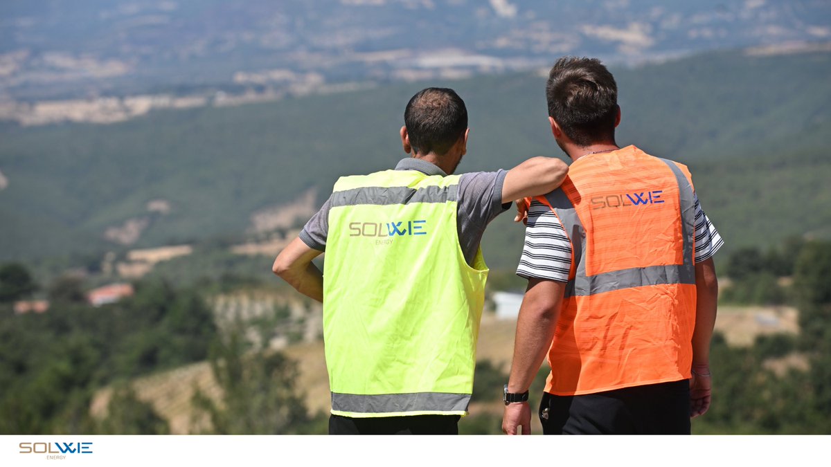 Omuz omuza, doğaya ve geleceğe umutla bakıyoruz. Yürüğümüz bu yol, yalnızca enerji projelerinin yolu değil; geleceği ve dayanışmayı inşa etme yoludur.