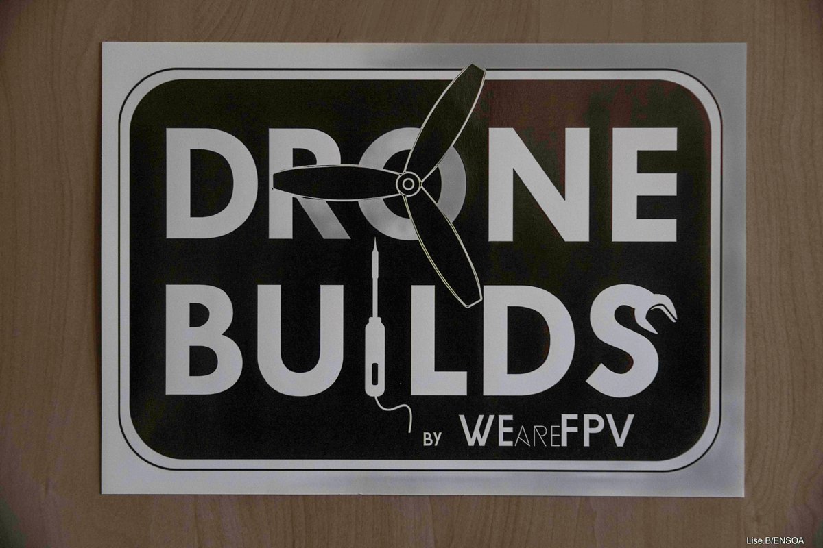 ENSOAOfficiel's tweet image. L’ENSOA inaugure son 1er #FABLAB : en 10 mois, l'équipe de la cellule innovation a créé un laboratoire dédié aux #drones.
L'école dispose désormais :
✅ d’une chaîne de formation,
✅ d’un atelier de montage/réparation,
✅ d’une cellule de conception/impression 3D.