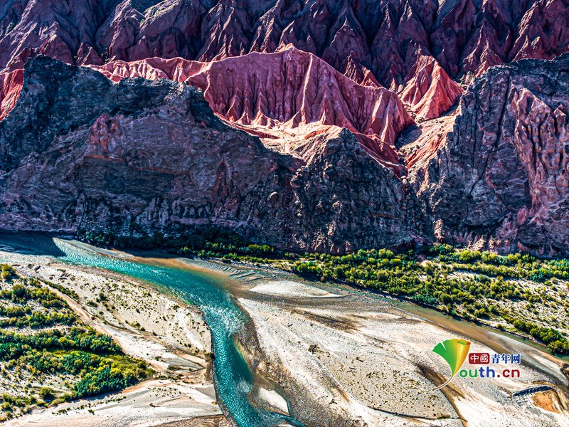 YouthChina's tweet image. On September 12, 2025, in Aksu Prefecture, Xinjiang Uygur Autonomous Region. The #TianshanMysterious #GrandCanyon, which is listed by the magazine Chinese National Geography as one of the Top Ten Most Beautiful Canyons in China. #NationalGeography #ChinaTravel #adventuretime