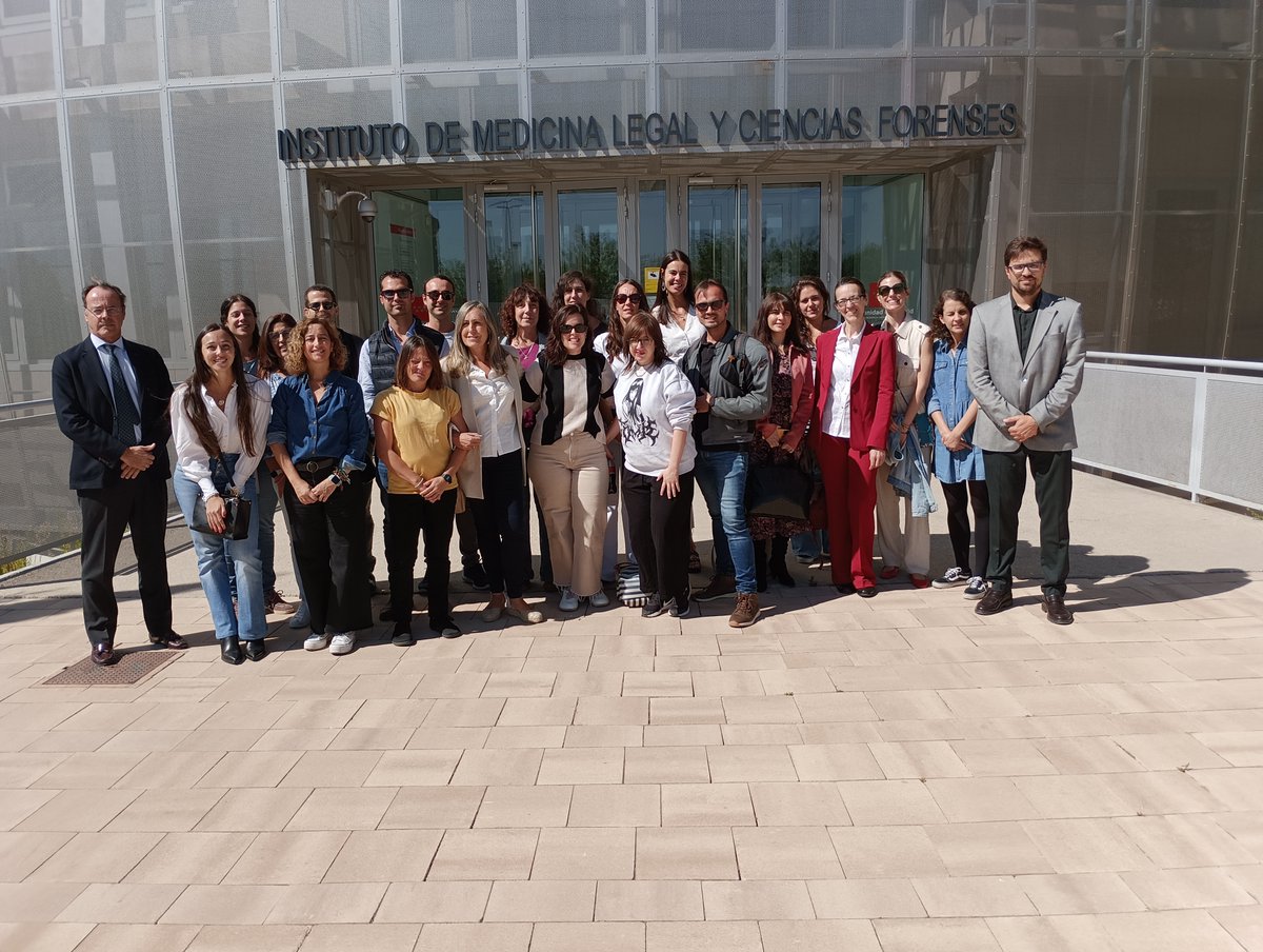 🏦El pasado viernes tuvo lugar la visita de los alumnos del curso selectivo de la 10ª y 11ª promoción de facultativos al <a href="/INTCFjusticia/">Instituto Nac. de Toxicología y Ciencias Forenses</a> de Madrid

👨‍🎓Hoy comienzan con la fase de prácticas tuteladas en los departamentos de Madrid y Barcelona del <a href="/INTCFjusticia/">Instituto Nac. de Toxicología y Ciencias Forenses</a>