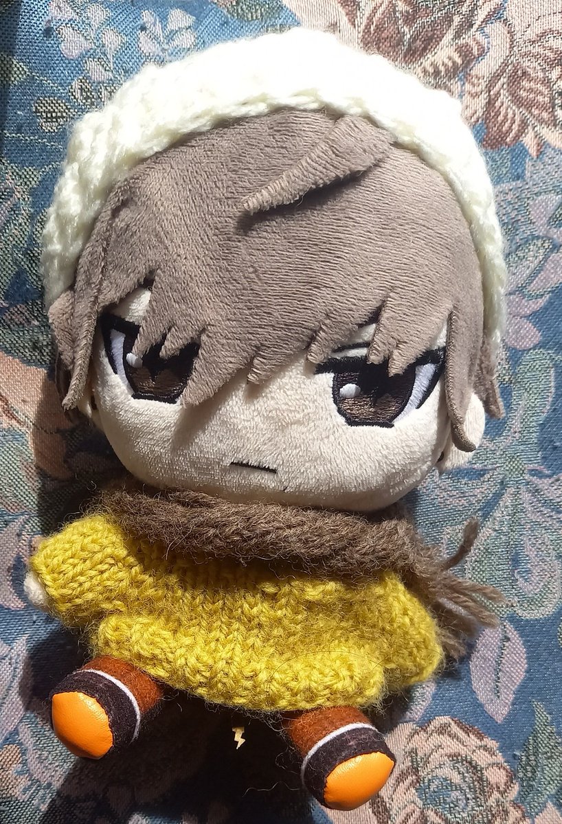 生きてます()

帽子とマフラーとおセーター全部着せたらだいぶ赤ちゃんなってなんで…？てなってる(たぶん帽子がアカン)