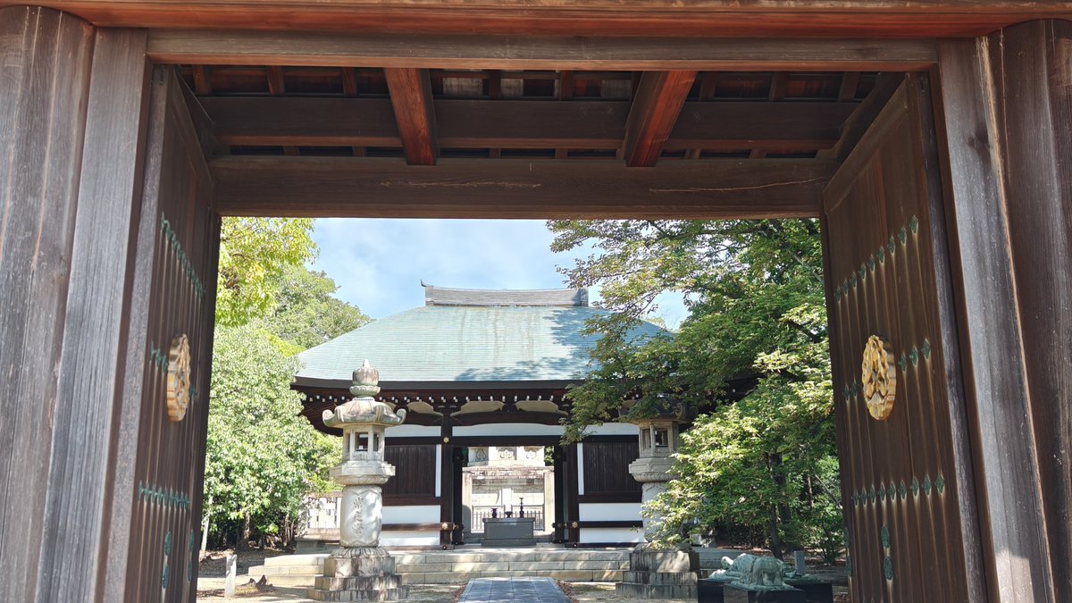 168bluestar's tweet image. #覚王山日泰寺  奉安塔
タイから寄贈されたお釈迦様の
遺骨を安置    通天門からの参拝

執着する先にあるのは失うこと