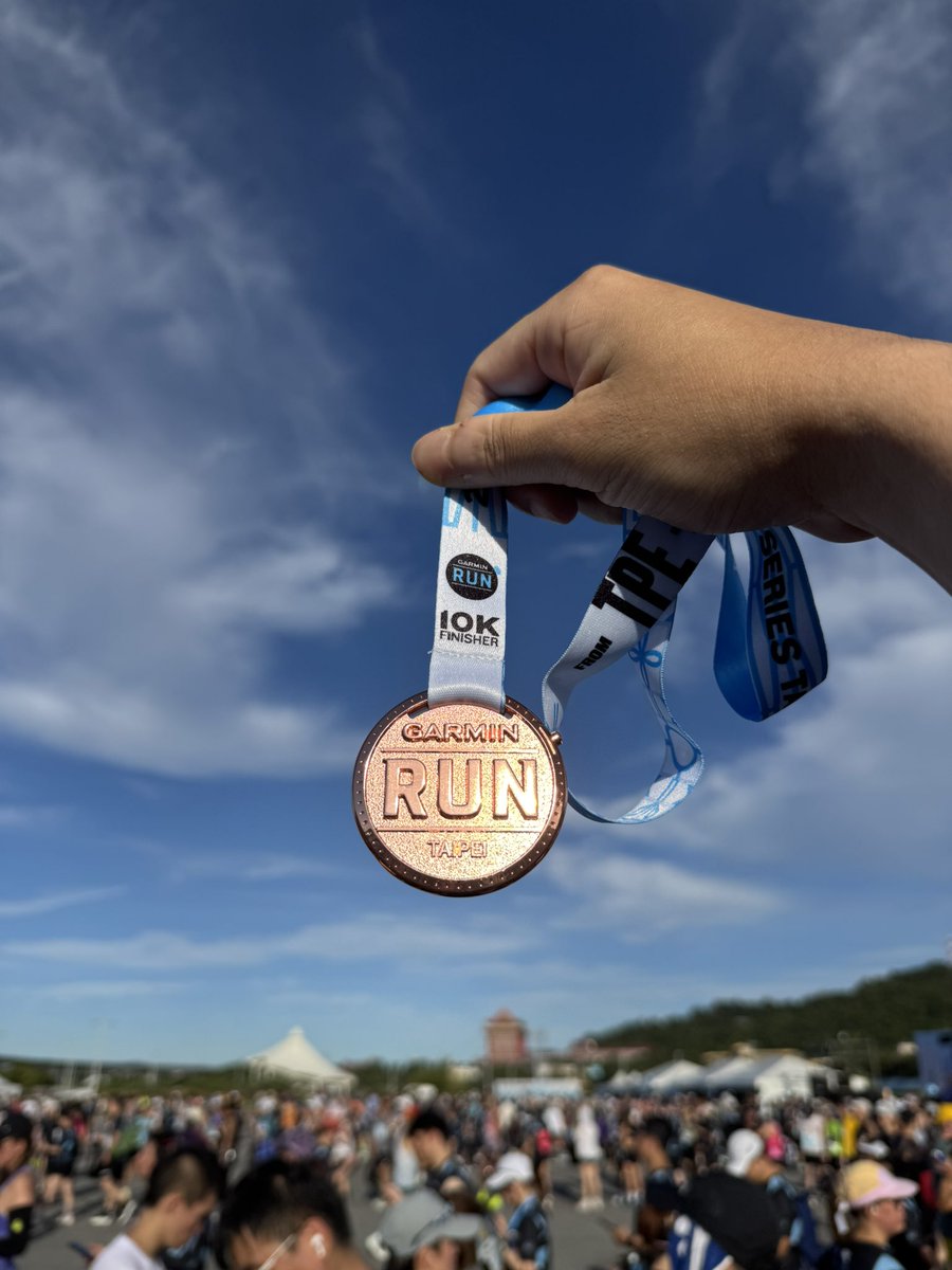 calvinlee0693's tweet photo. Garmin Run 10キロ無事に完走しました🏃🏻‍♂️🏅 https://t.co/fOhEhbfy3o