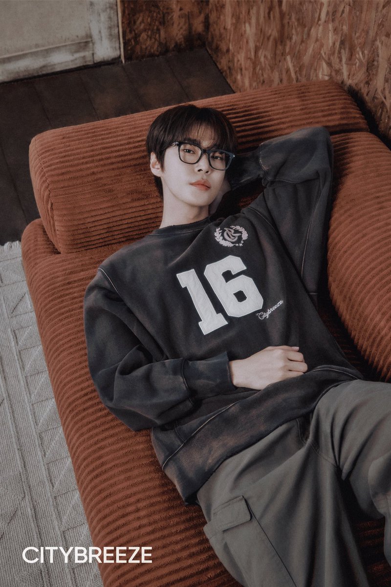 do0liking's tweet photo. 시티브리즈 25FW x NCT #도영

#CITYBREEZExNCTDOYOUNG https://t.co/ZckMvmGpZX