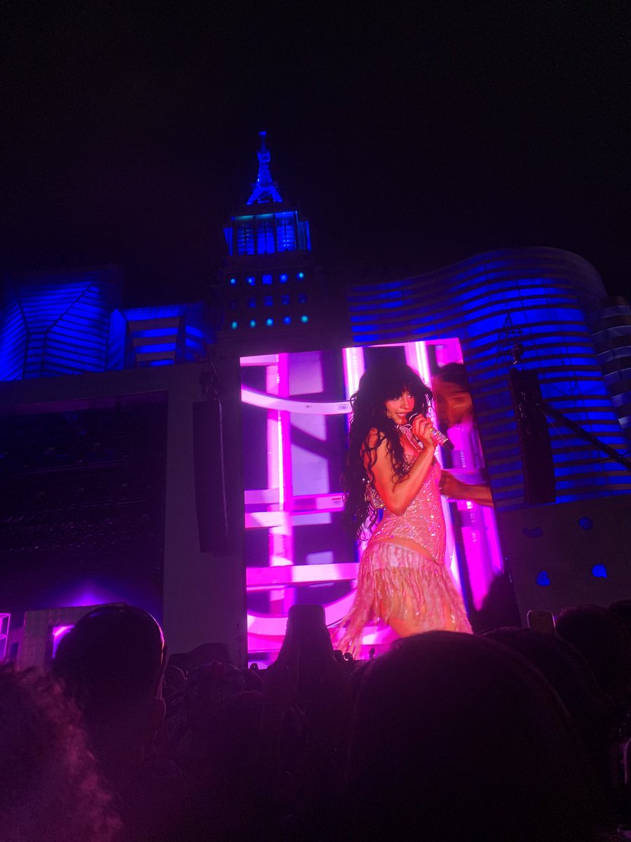 Babycamilizer_'s tweet photo. 14.09.2025 

Realizei meu sonho de ir ao show da @Camila_Cabello 💖🎀 https://t.co/pBxdPeerv8