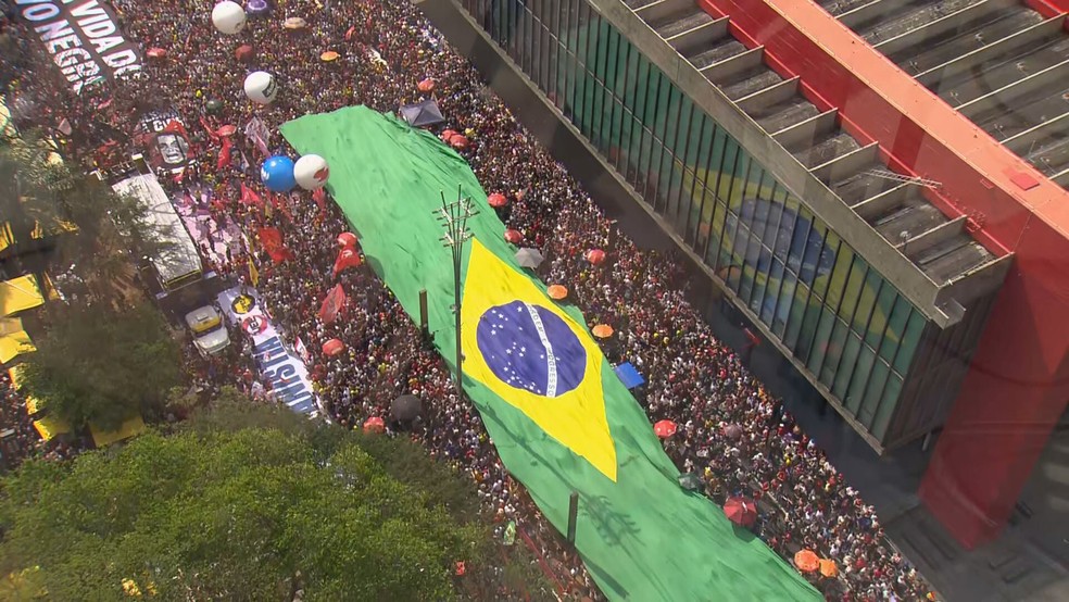 JM_Ruca's tweet image. Eu acho que não é muito difícil olhar essas imagens e escolher um lado. Anistia é a minha xibata
#SemAnistiaPraGolpistas
#SemAnistia
#naoapecdablindagem
#naoapecdabandidagem